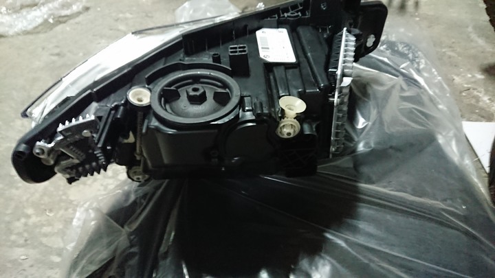 BMW F30 更換LED大燈