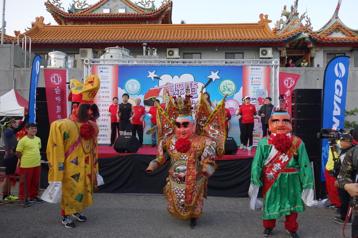 十年有成，2020年瘋媽祖，萬眾騎拜，