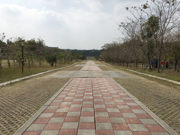 騎 車 到 月 球 ( 燕 巢、田 寮 )