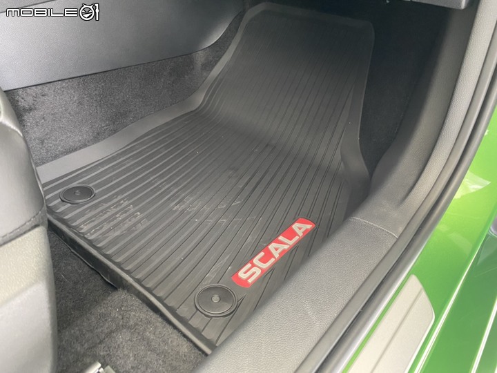 揮別舊愛,踏上綠階梯--Skoda Scala 1.0TSI 開箱!