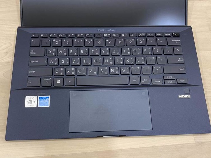 ASUS ExpertBook B9450 頂級商用筆電 開箱