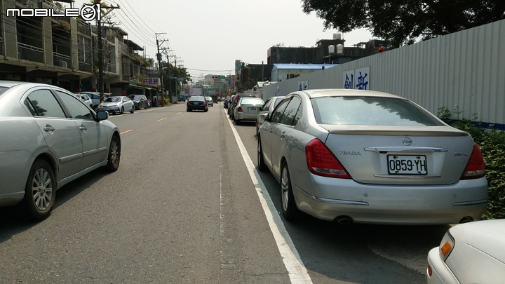 桃園市長 鄭文燦  出門攏坐車 誰人知影 阮的行路 像在玩命