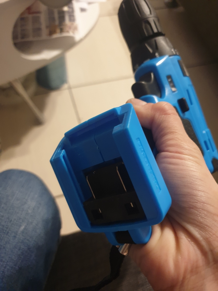 這個電鑽沒寫牌子，電池要買那一種的用