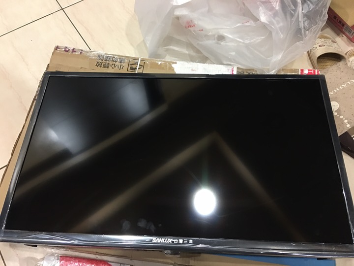momo買電視(三洋)....一次都沒看就壞了....也不能退貨