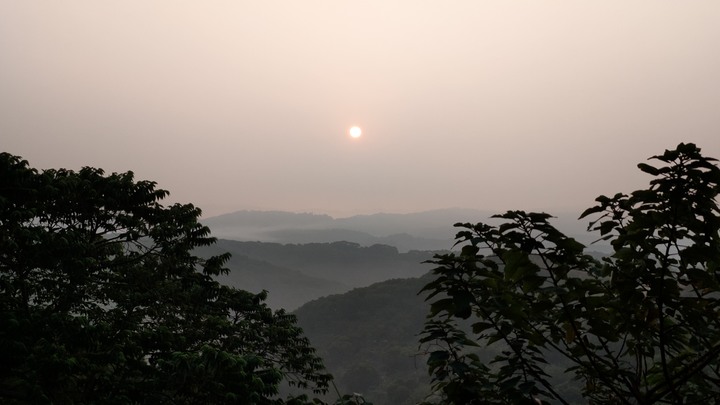 4K苗栗通宵心型公路野營