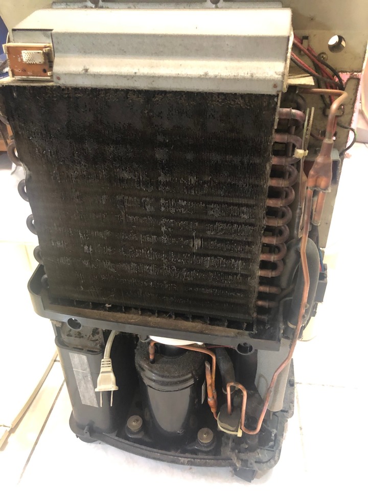 日立除濕機RD-200J DIY大保養(拆開分解組裝),更換微動開關