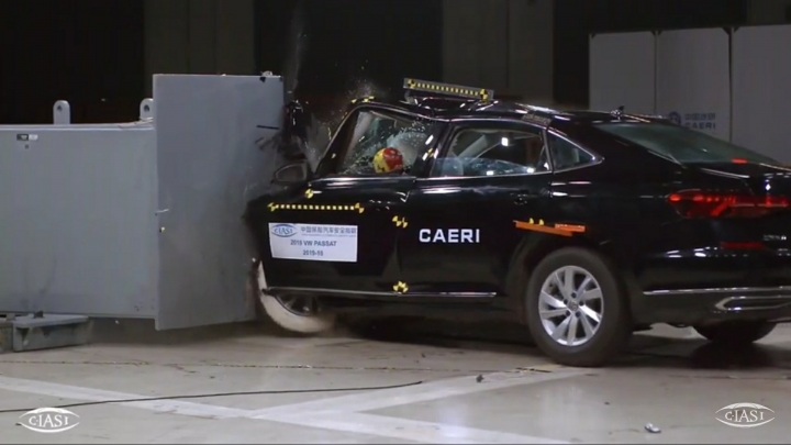 CX-30 IIHS 25%偏置碰撞影片出爐！
