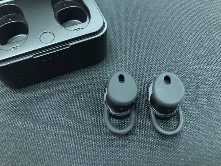 zenear耳機簡單開箱
