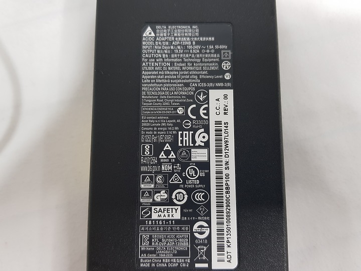【小宅開箱】acer Aspire 7 A715-74G 披著假皮的猛獸