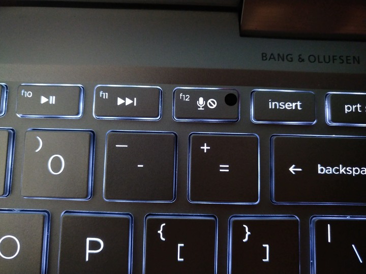 HP SPECTRE x360 13.3 4K 銀色、入手一週簡單幾句