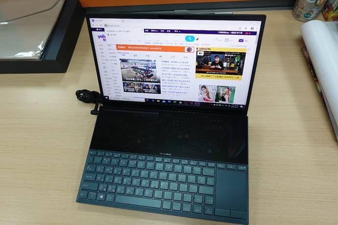 工作及掛機的完美方案 - Zenbook Duo UX481蒼宇藍 開箱