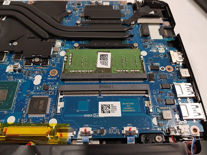 【小宅開箱】acer Aspire 7 A715-74G 披著假皮的猛獸