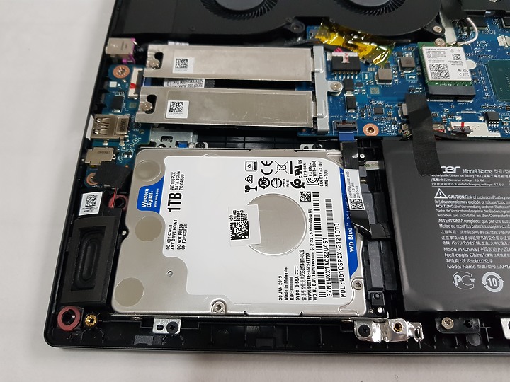 【小宅開箱】acer Aspire 7 A715-74G 披著假皮的猛獸