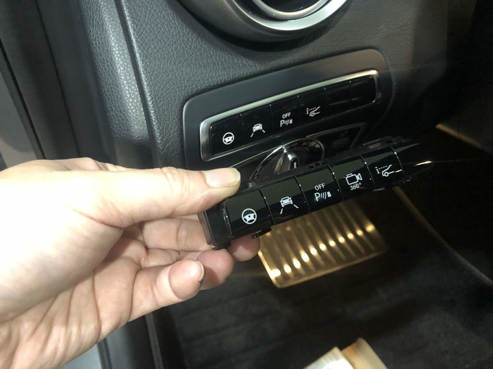 [開箱]45歲的生日禮物- 16' W205 外匯C300 AMG 入手一年後的開箱與心得分享