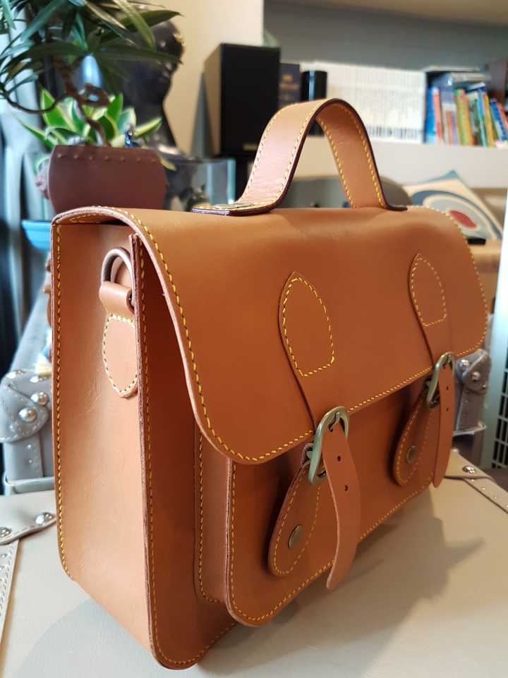 玩皮革製作兩個半月成品