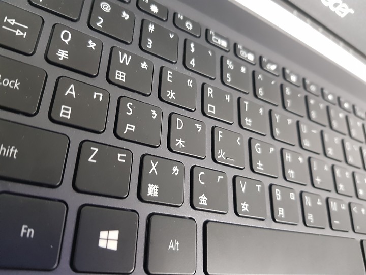 【小宅開箱】acer Aspire 7 A715-74G 披著假皮的猛獸