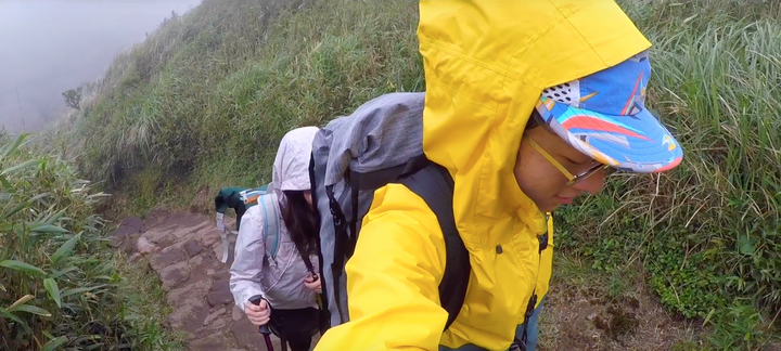 DARN TOUGH羊毛襪開箱！登上七星山實測