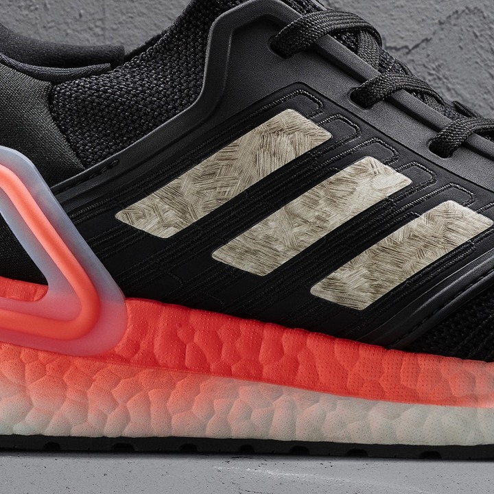 adidas推出Faster Than系列跑鞋 第一雙LIGHTSTRIKE中底跑鞋終於問世