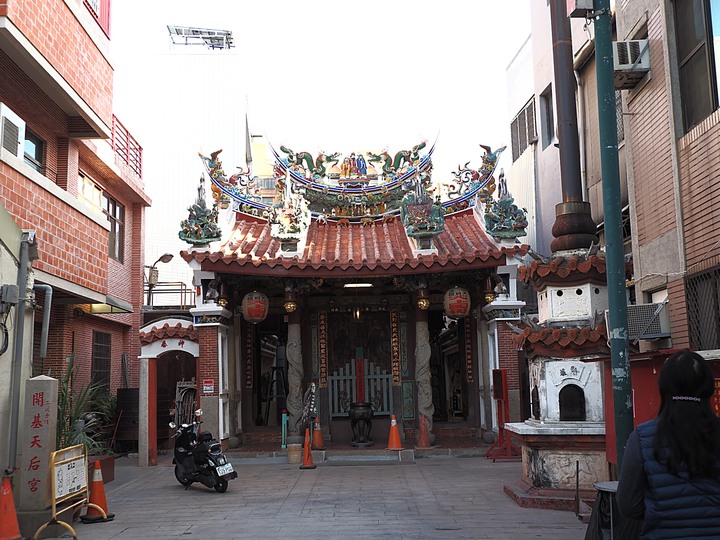 臺南市 北區 開基天后宮 — 擁有在臺灣年代最早「船仔媽」與最早石雕蟠龍柱的歷史悠久小廟