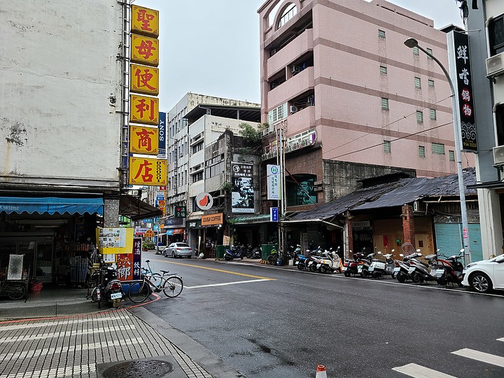 Galaxy S20+ 拍照評測(包含與Note10+、P30 Pro樣張比對)(3/9新增極昏暗場景)