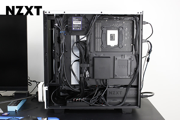 沉浸動漫與遊戲之最，恩傑 NZXT Hue2 Ambient V2 螢幕環景背光氣氛燈！