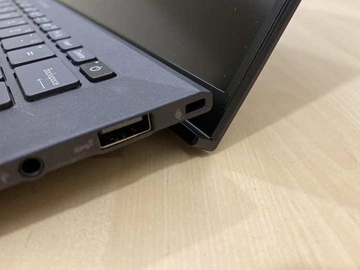 ASUS ExpertBook B9450 頂級商用筆電 開箱