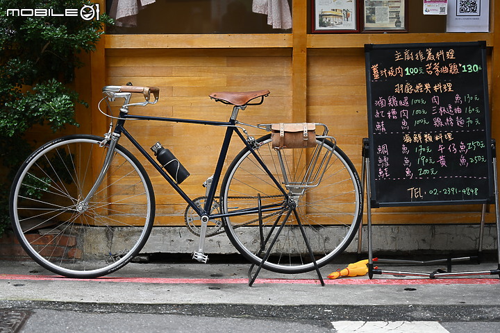 Nikon 70-200mm f/2.8 S 銳利非常 N家望遠代表作 還有與小黑七的人像比較