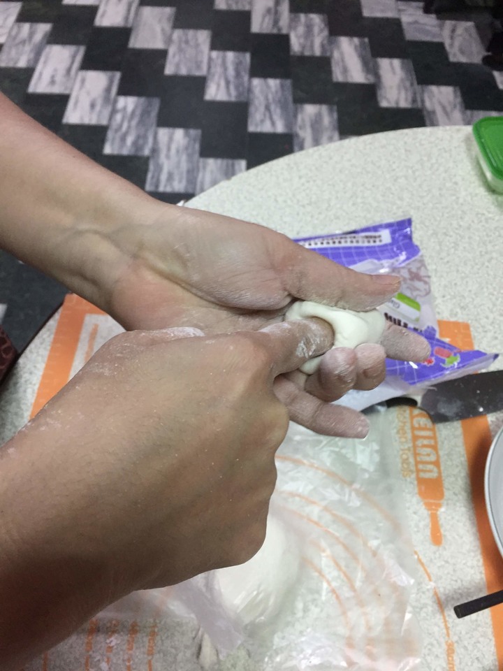 休假不能出門 在家手做湯圓