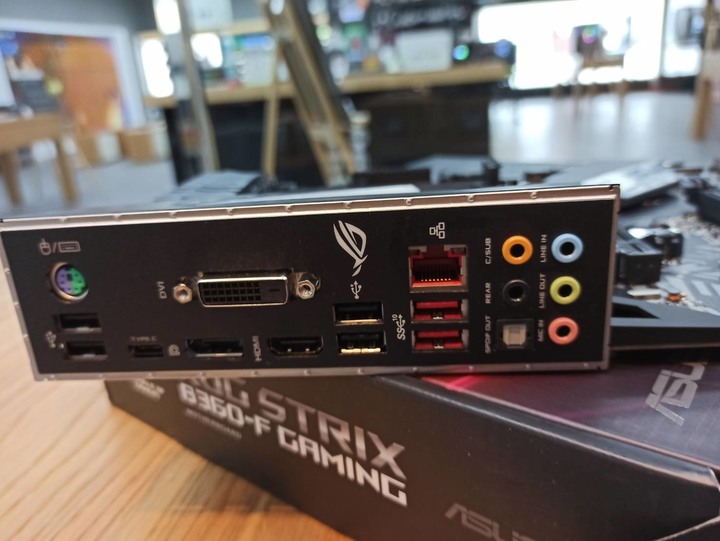 ROG STRIX B360-F GAMING主機板開箱