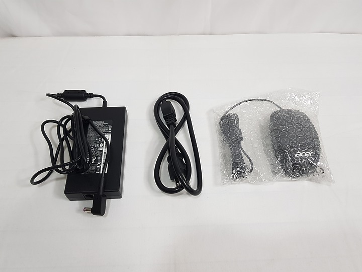 【小宅開箱】acer Aspire 7 A715-74G 披著假皮的猛獸