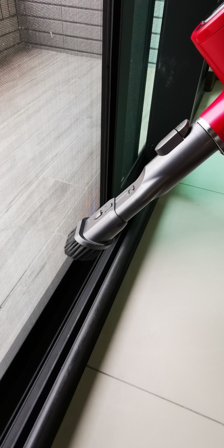 LG CordZero™ A9PBED2B 無線吸塵器不負責開箱