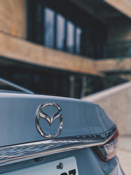 手機拍車& Mazda6入手四年心得