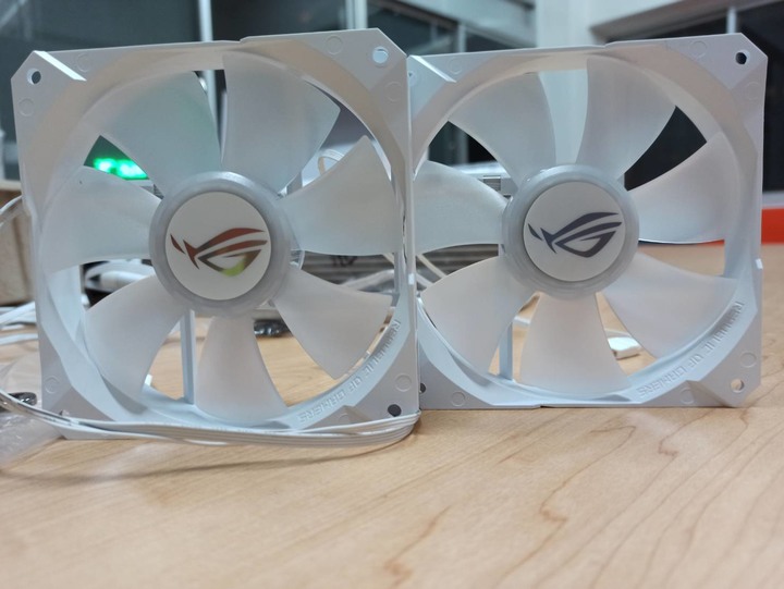 ROG Strix LC 240 RGB White Edition