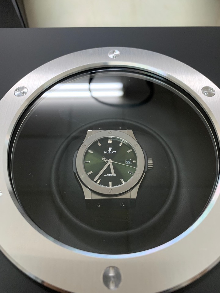 【不專業開箱】HUBLOT CLASSIC FUSION (542.NX.8970.LR)