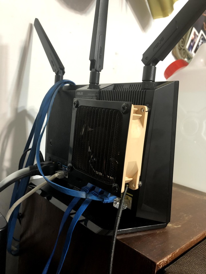RT-86U，DIY散熱風扇。