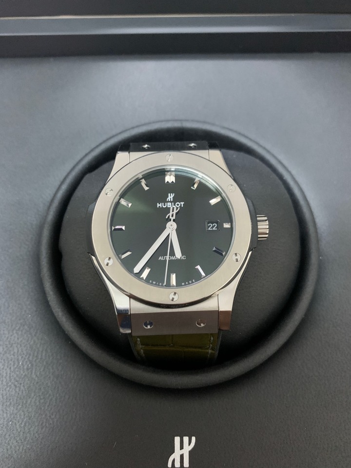 【不專業開箱】HUBLOT CLASSIC FUSION (542.NX.8970.LR)
