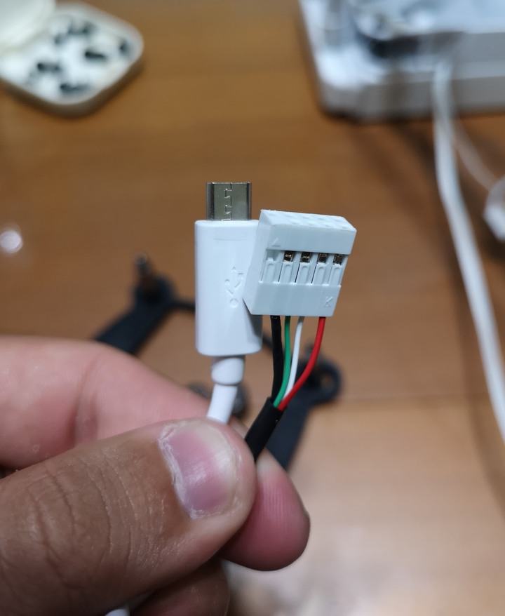 點我看大圖 ROG STRIX LC 360 RGBWhite Edition 開箱體驗
