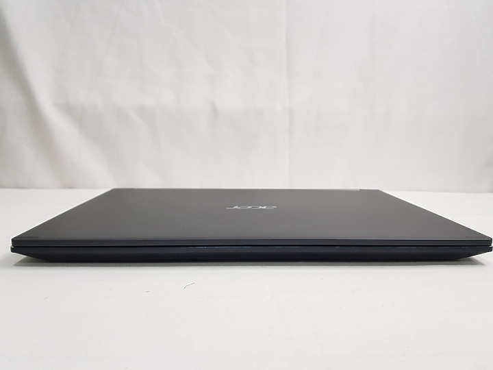【小宅開箱】acer Aspire 7 A715-74G 披著假皮的猛獸