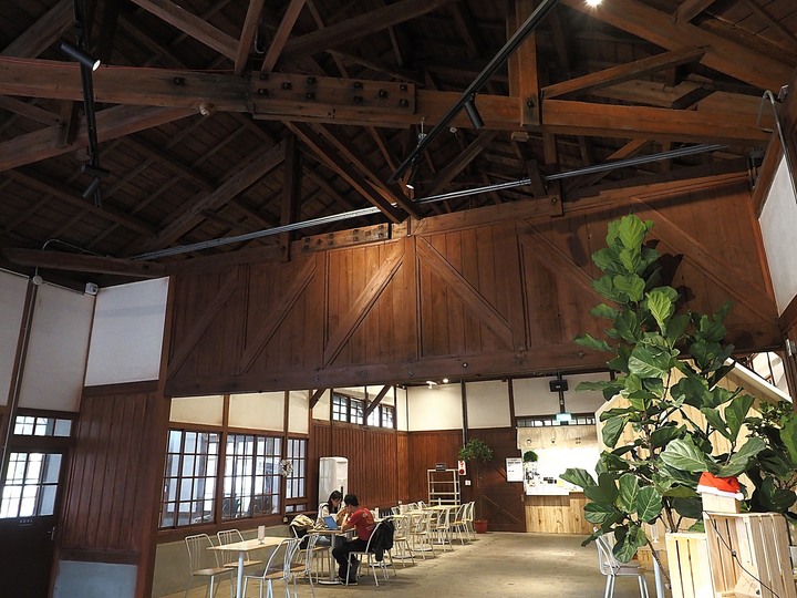 南投 竹山 小日子竹山菸草站｜原專賣局臺中支局竹山葉煙草收納場 — 煙草文化資產再生、簡單過過小日子