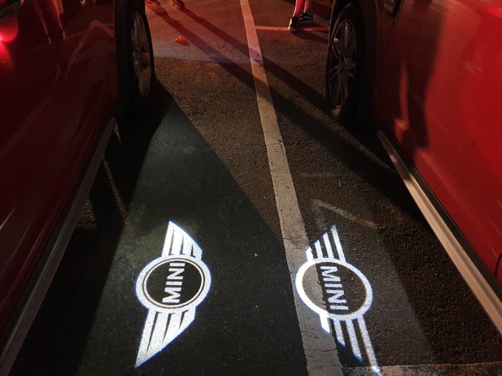 BMW品牌標誌大改款 藍白徽極簡平面化