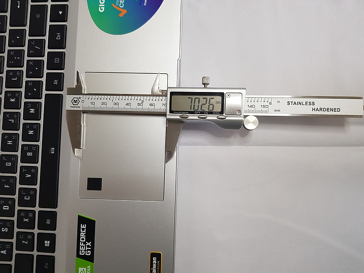 【小宅開箱】【評測】技嘉 GIGABYTE AERO 15S SA 改良後再次出席， 獨我稱霸
