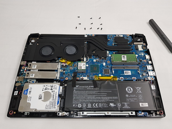 【小宅開箱】acer Aspire 7 A715-74G 披著假皮的猛獸