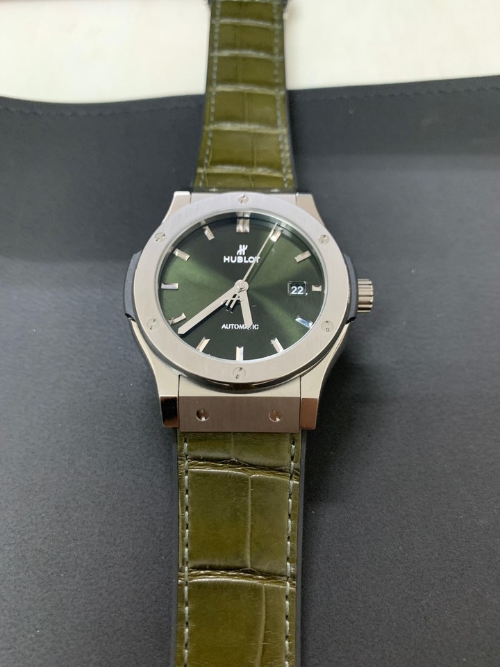 【不專業開箱】HUBLOT CLASSIC FUSION (542.NX.8970.LR)