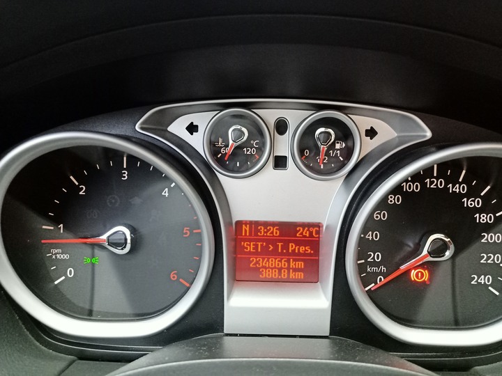 【經典開箱】Focus TDCi mk2.5 前車主/車主選配式樣(圖文太多，慎入)【汽車收藏迷報到】