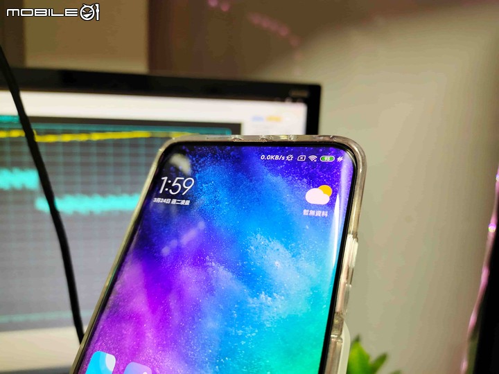 【 開箱 】小米 30W 無線充電器充電實測 – 無線充電是否能取代有線充電？