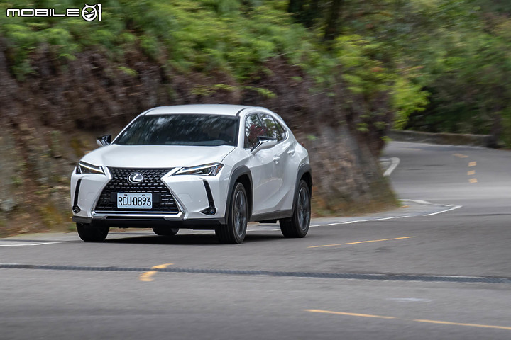 Lexus UX 200 菁英 Plus 型試駕！配備小補帖應用更全面！