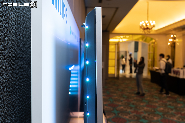 搭載 B&W 獨家設計喇叭 Philips 在台旗艦級 OLED+ 大型顯示器