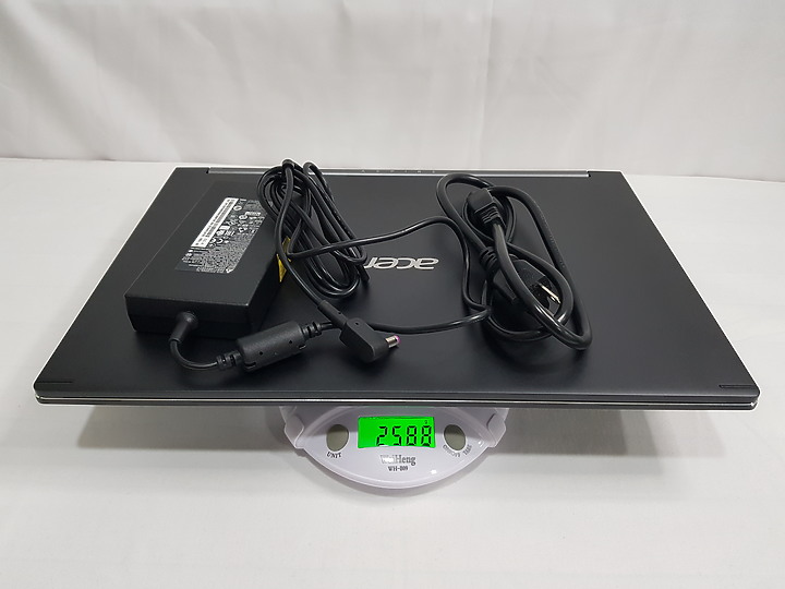 【小宅開箱】acer Aspire 7 A715-74G 披著假皮的猛獸