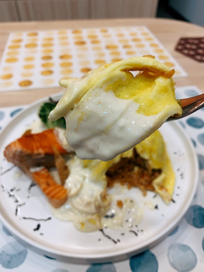 [分享]家樂福換購Neoflam鍋具心得-奶油鮭魚蛋包飯