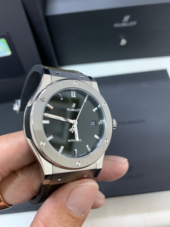 【不專業開箱】HUBLOT CLASSIC FUSION (542.NX.8970.LR)